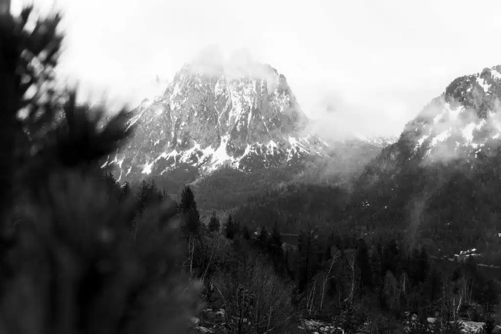 pyrennees catalane au printemps neige sommet els encantats. Crédit Photo : Clara Ferrand - Blog Wildroad