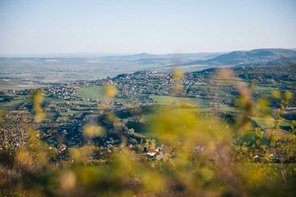 Le plateau de Gergovie depuis le musée de la bataille. Crédit photo : Clara Ferrand - blog Wildroad