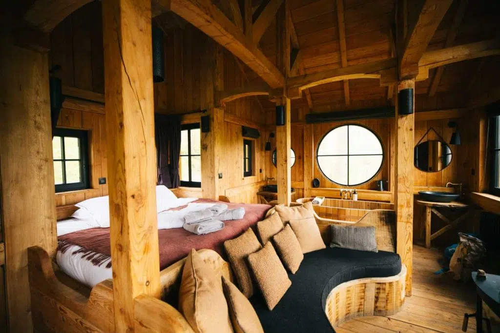 séjour en amoureux dans les cabanes de Dolimarts en Wallonie. crédit photo : Clara Ferrand - Wildroad