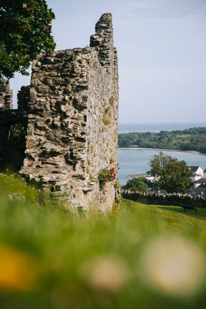 Visiter le château de Dundrum dans le comté de Down en Irlande du Nord. crédit photo : Clara Ferrand - blog Wildroad 