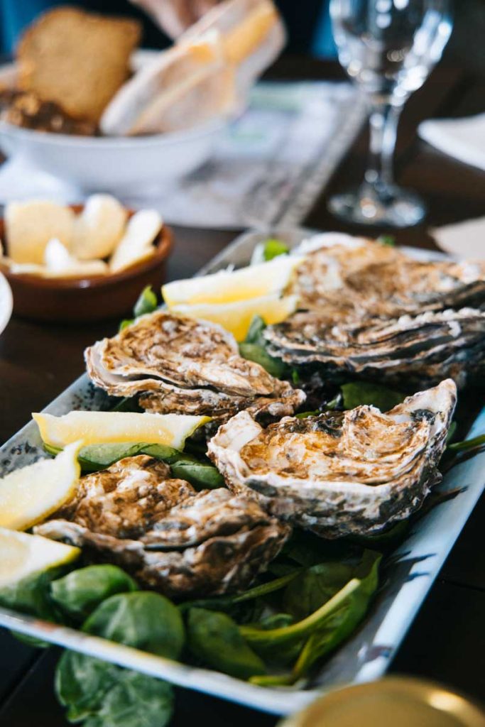 Déjeuner de fruit de mer et produits aux algues avec Crawford's seaweed. crédit photo : Clara Ferrand - blog Wildroad 