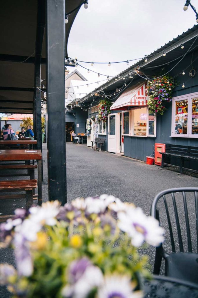 Faire son shopping au Howth market pendant un week-end à Howth. Crédit photo : Clara Ferrand - blog Wildroad