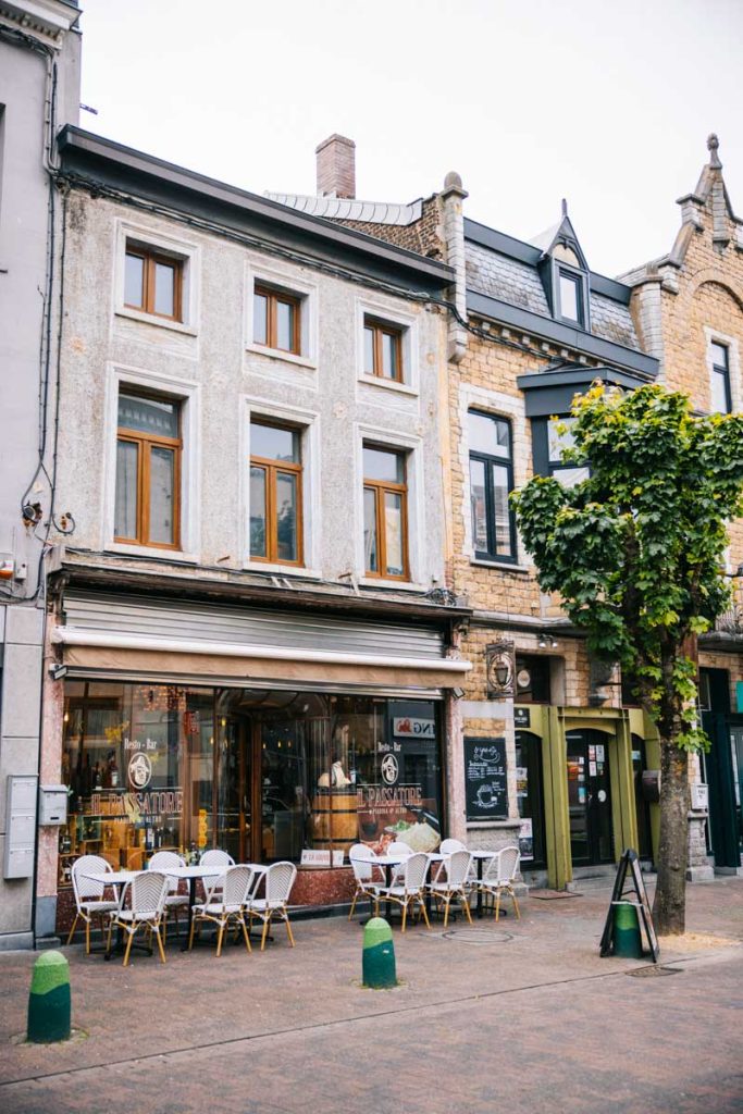Le restaurant Il Passatore à La Louvière. crédit photo : Clara FERRAND - blog Wildroad 