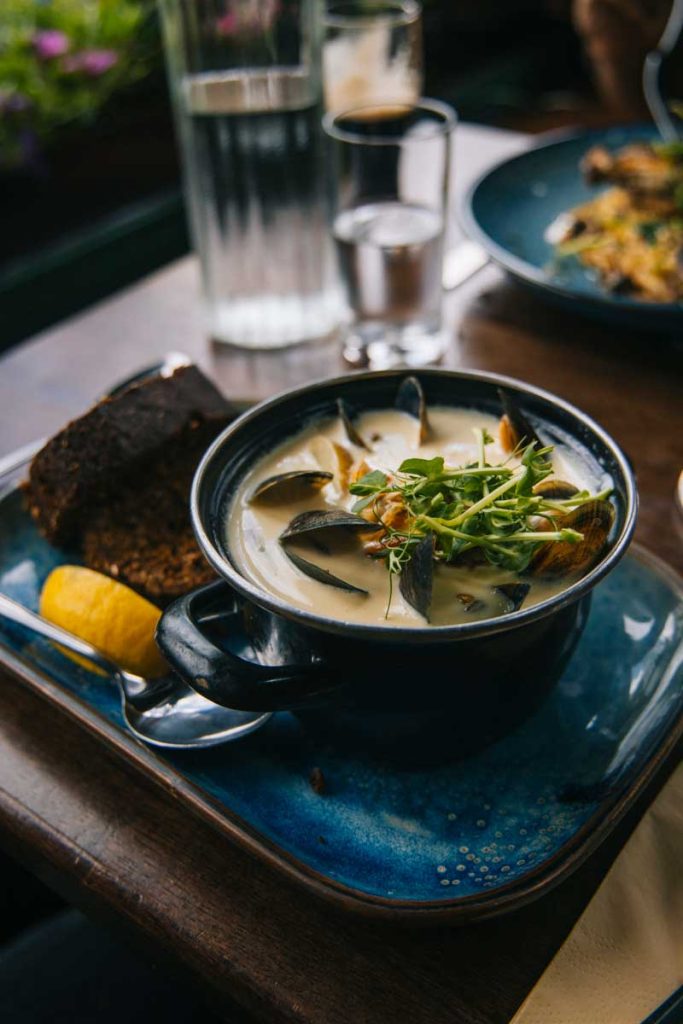 Gouter à la seafood chowder au Maghera Inn dans les Mourne. crédit photo : Clara Ferrand - blog Wildroad 
