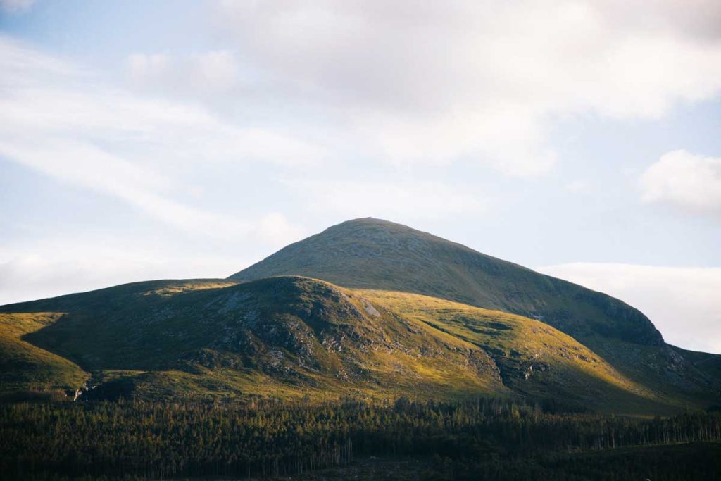 Le plus haut sommet d'Irlande du nord : Slieve Donard et ses 850m. crédit photo : Clara Ferrand - blog Wildroad 